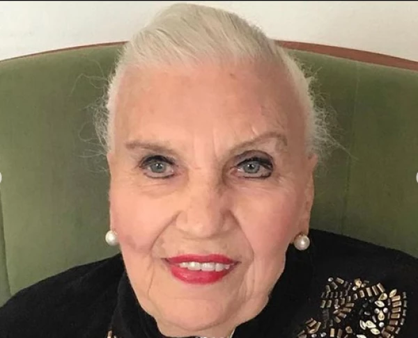 mijares mamá (3).png