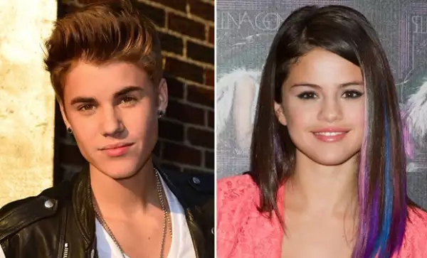 El cantante de pop prohibe que reproduzcan canciones de su ex durante sus sesiones de fotos.