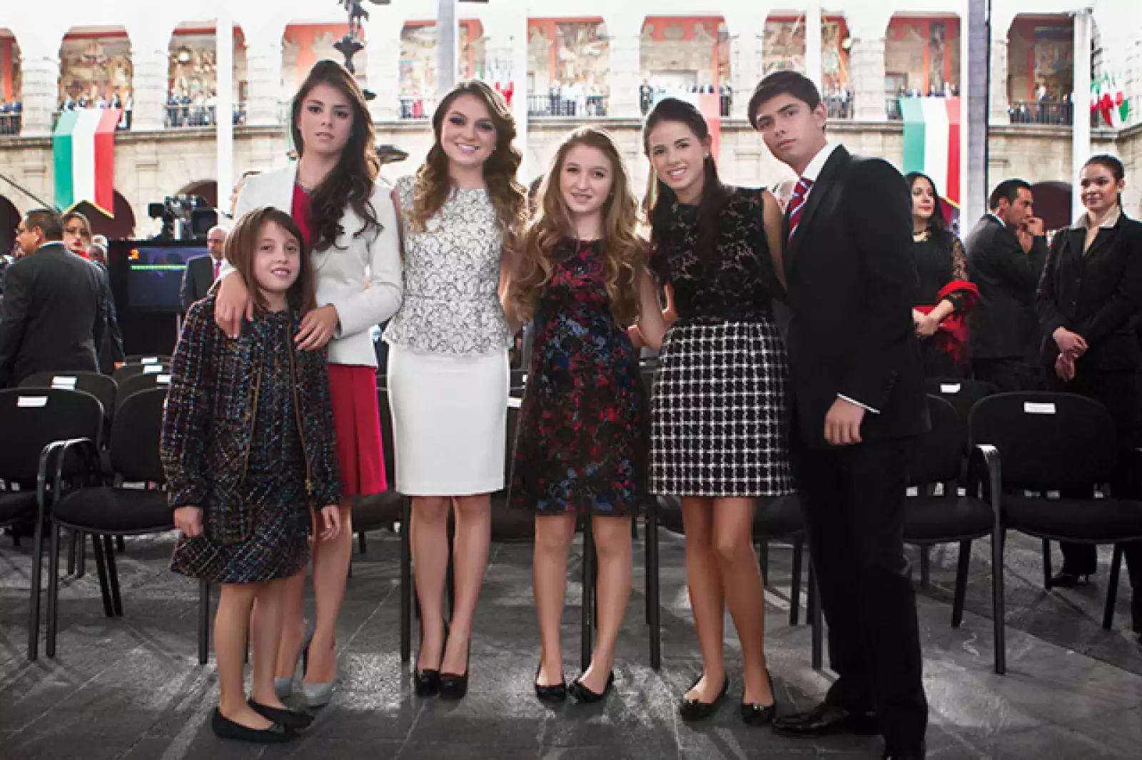 Con sus hermanos en Palacio Nacional.