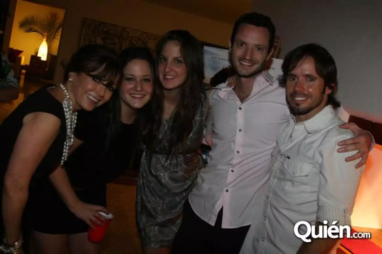 Fiesta de Fernando Lebrija por sus 2 diosas de plata