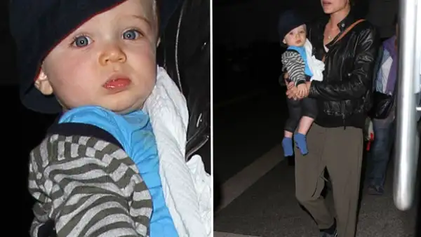 La hija de Carolina de Mónaco fue captada con su hijo Raphael y su pareja Gad Elmaleh llegando a Los Ángeles provenientes de París. Desde hace meses no veíamos al bebé de ocho meses de edad.