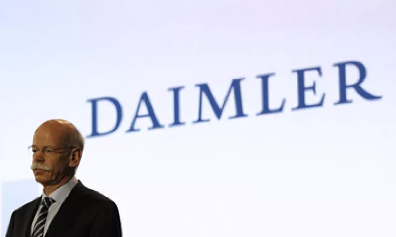  Daimler ofrecería sus acciones a un precio de entre 36.20 euros y 37 euros por papel. (Foto: AP)