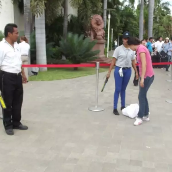 Acapulco turistas varados 16