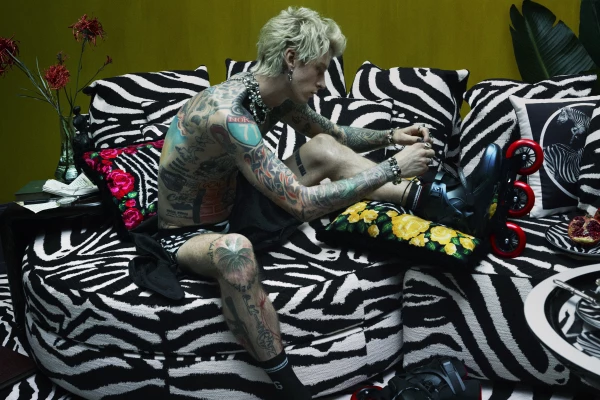 dolce-gabbana-estrena-su-primera-linea-para-el-hogar-junto-con-machine-gun-kelly-5.jpg