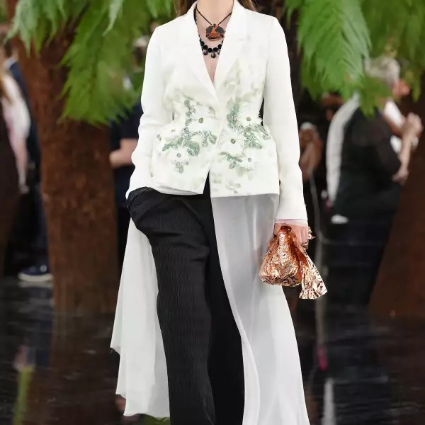 Christian Dior HC F26 021.jpg