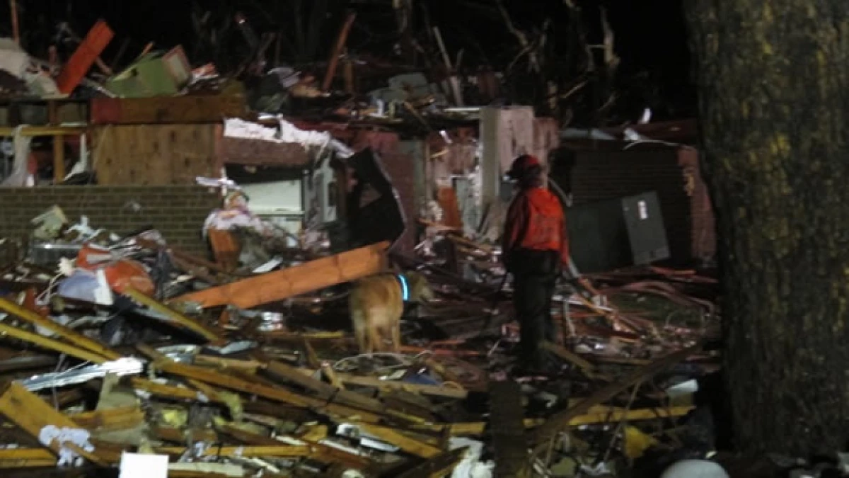 Rescates nocturnos tornado Missouri