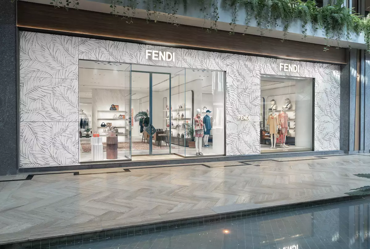 fendi-boutique-1.jpg