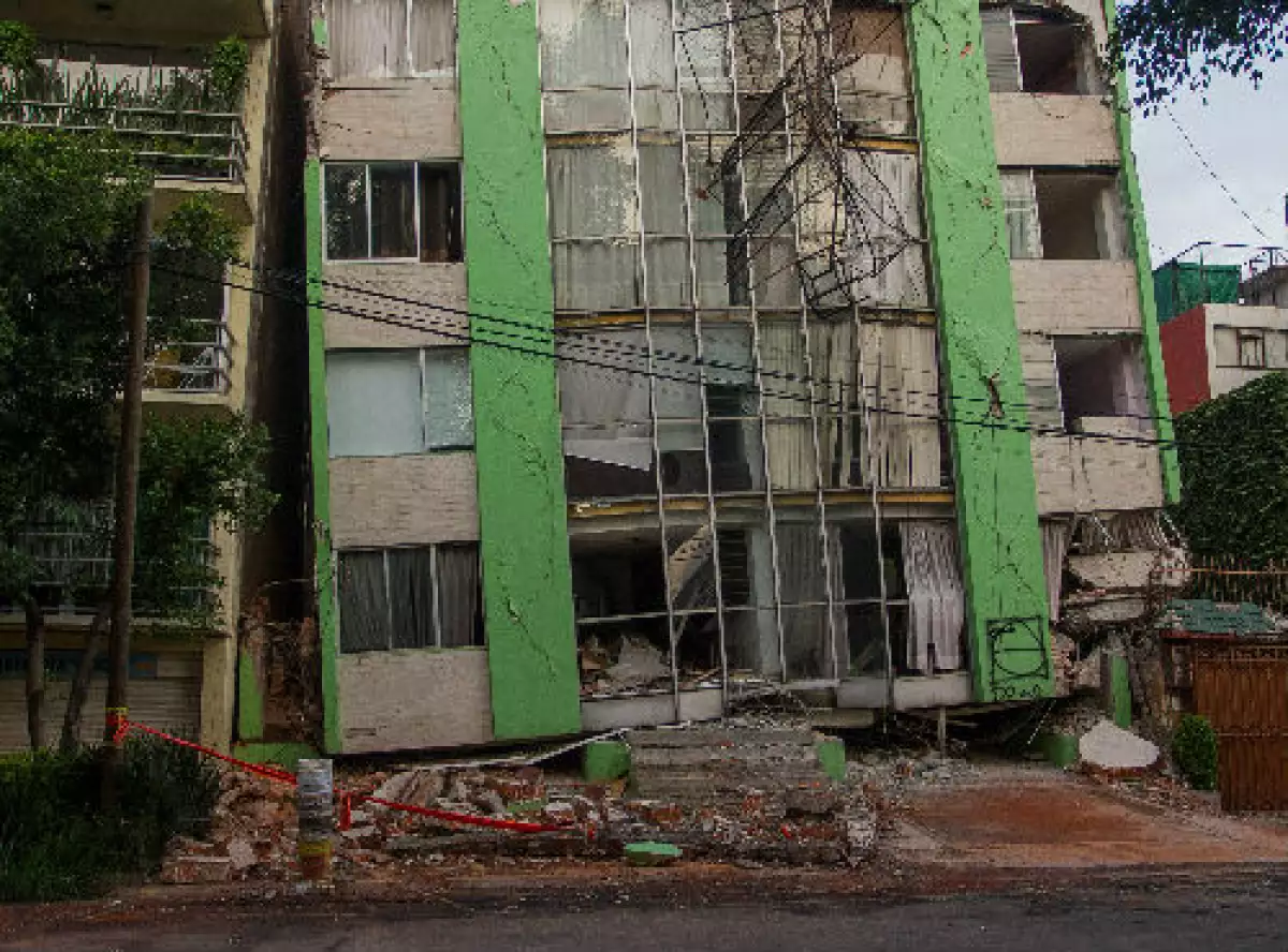 edificio da�ado por sismo CDMX