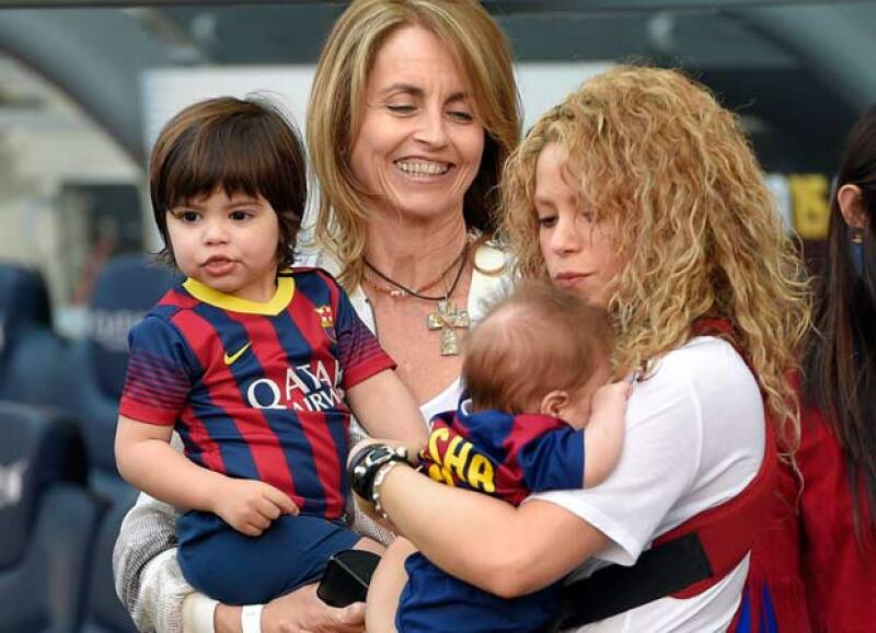 La mamá de Piqué se mostró muy contenta porque sus nietos, en especial el bebé Sasha, debutara como parte del Barca.