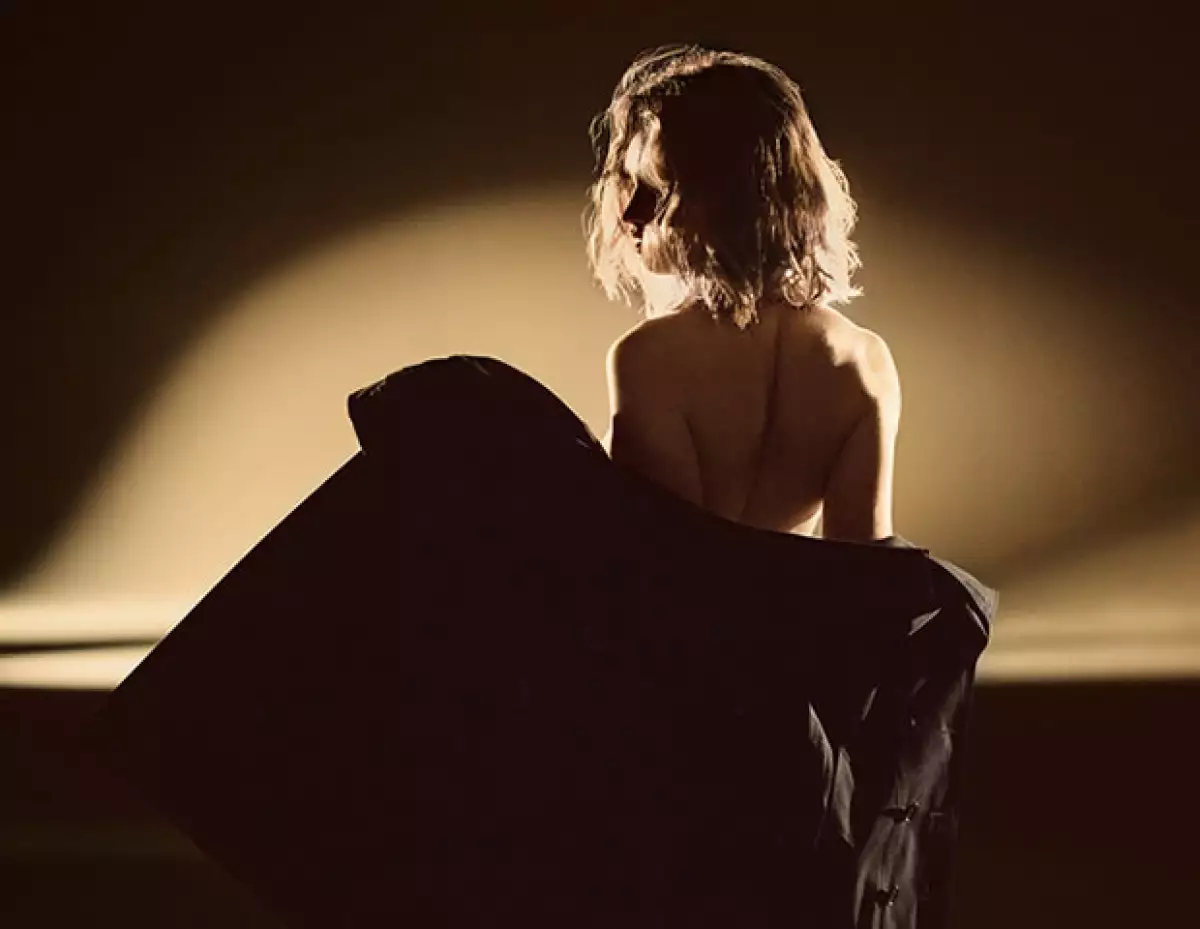 La fragancia refleja la sensualidad del famoso trench de Burberry sobre la piel desnuda.