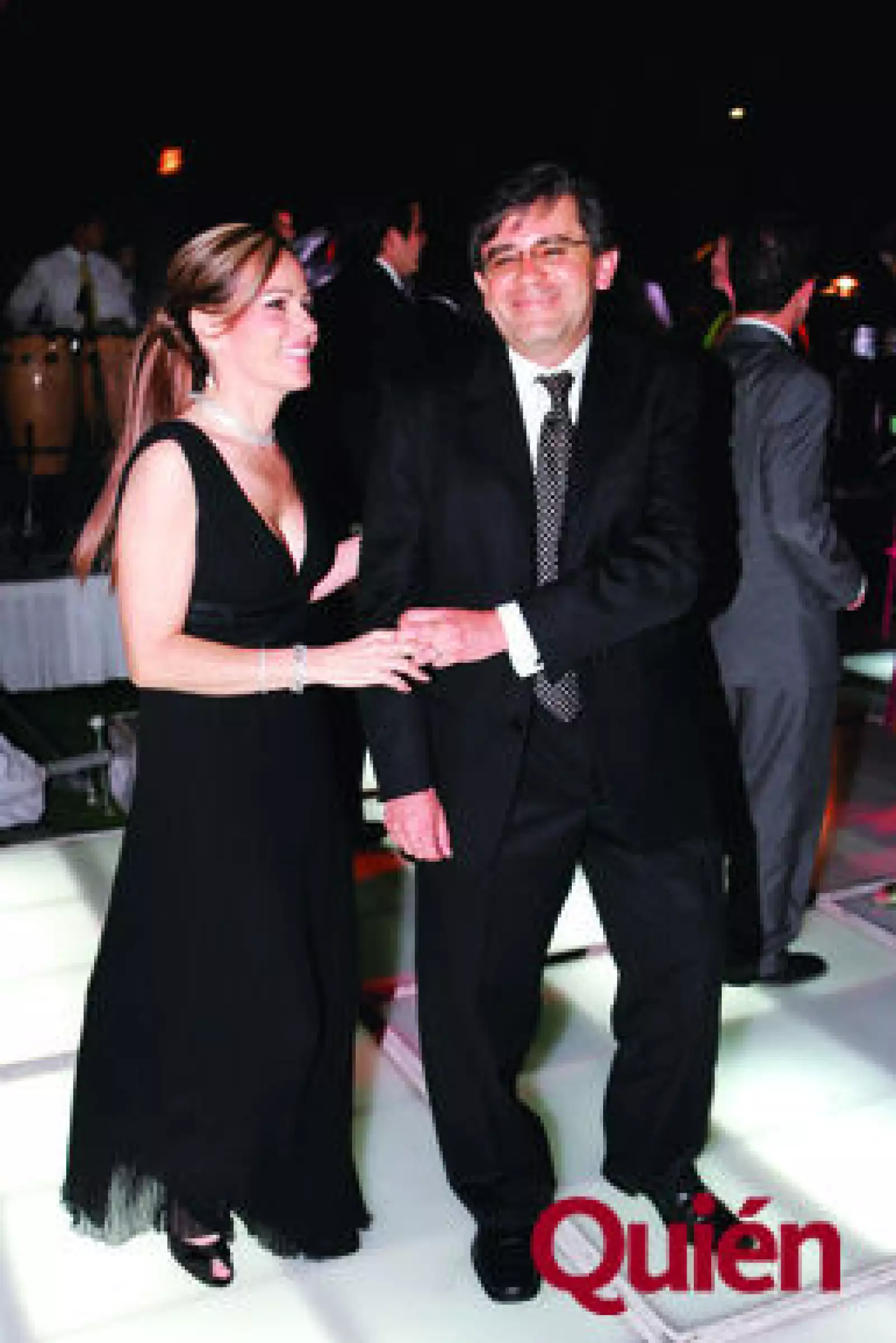 Mónica Garibay, Carlos Cisneros