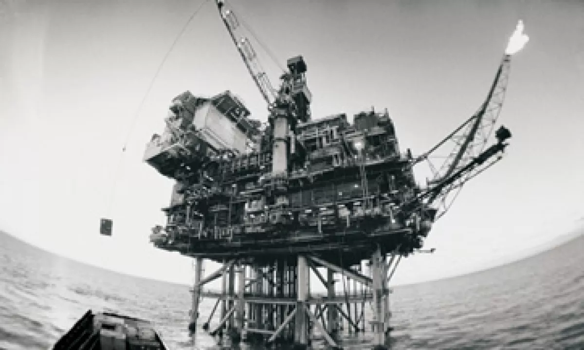 Oro Negro estima en 25,000 mdd anuales lo invertido por Pemex en el sector de servicios. (Foto: Thinkstock)