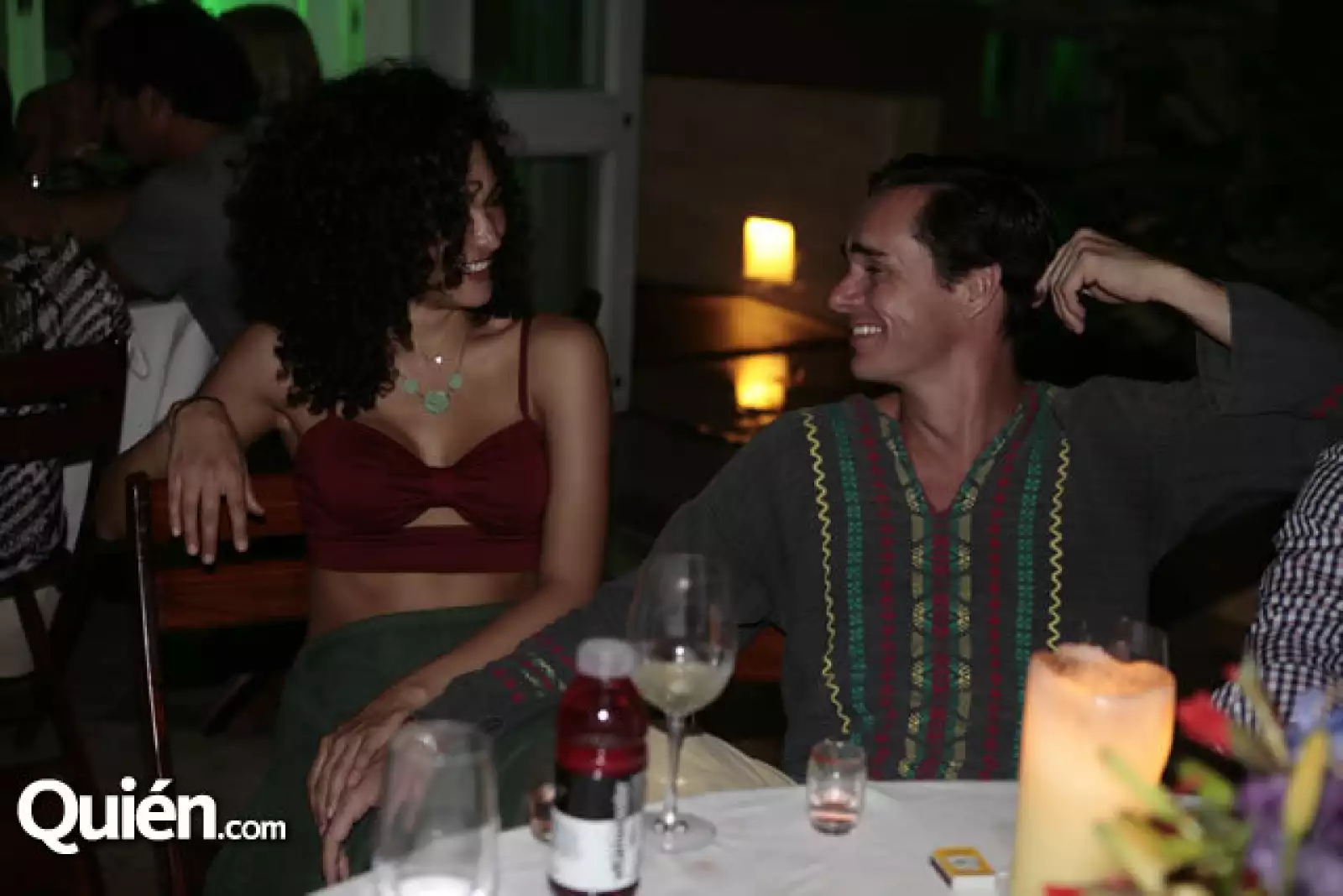 Sahari Carrillo y Tony Dalton