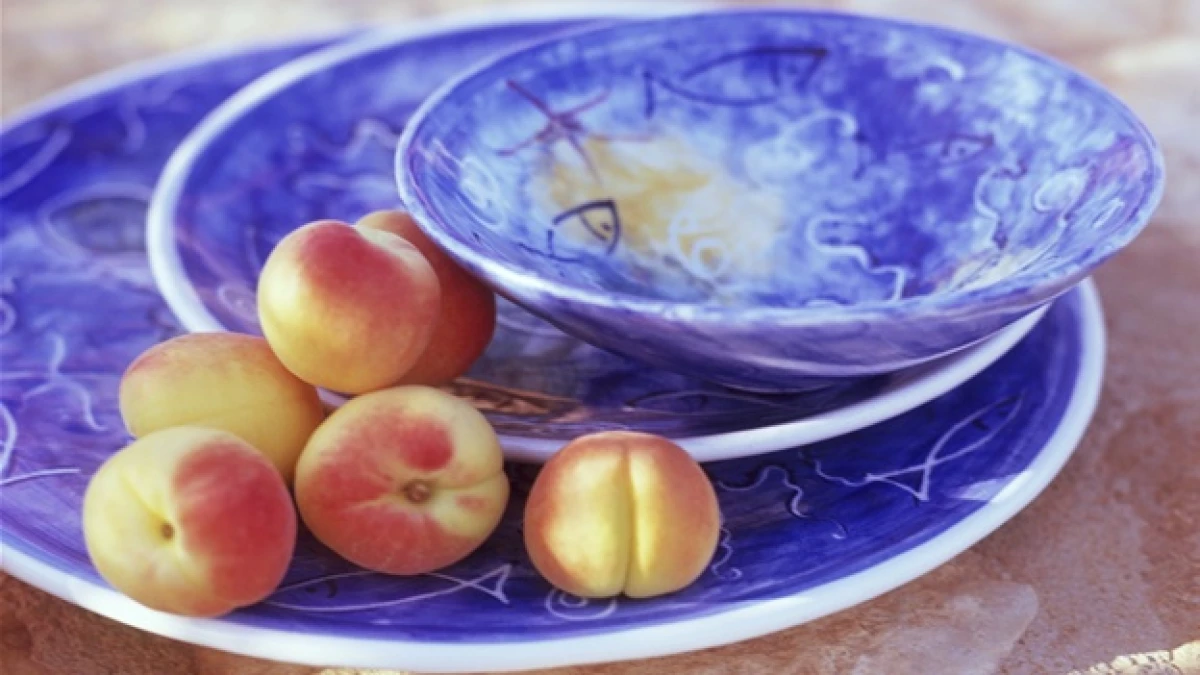 Se recomienda comer en platos color azul, porque ayudan a calmar el hambre.