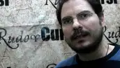 Carlos Cuarón dirigió a Kirsten Dunst en un cortometraje.