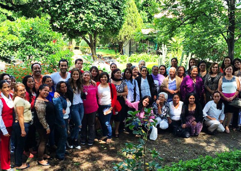 El actor se mostró orgulloso de que él y su esposa pudieron celebrar a muchas mamás en su día, originarias de Guanajuato.