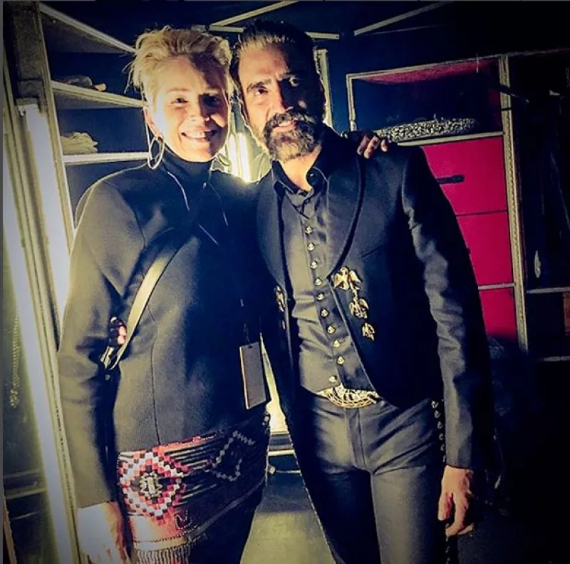 La actriz asistió al concierto de este fin de semana del mexicano en Los Ángeles y no dejó pasar la oportunidad de tomarse una foto con él y expresarle su admiración.