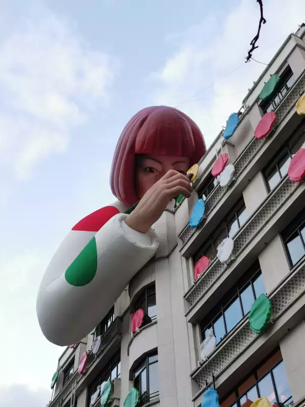 louis vuitton yayoi kusama paris