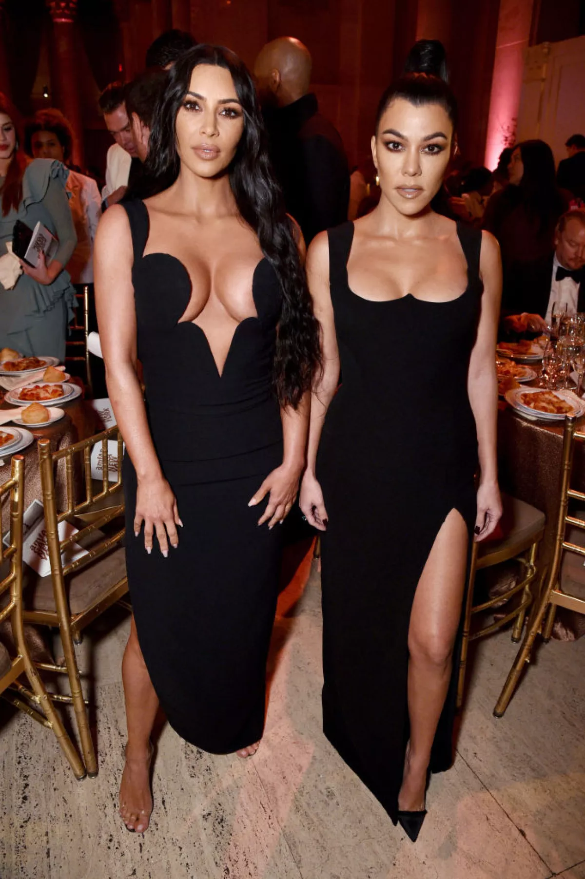 kim-kourtney-kardashian