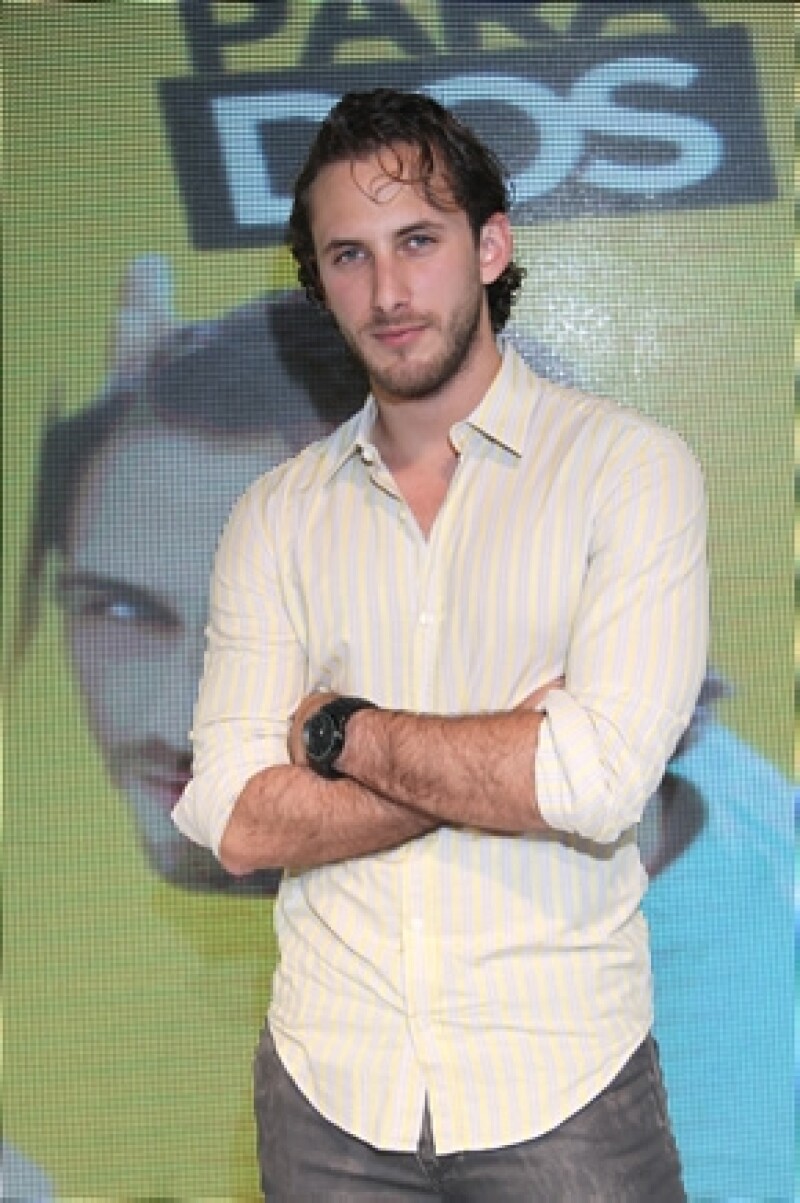 El joven actor protagonizará el melodrama "La Impostora", donde además su personaje será el de papá de una pequeña niña de siete años.