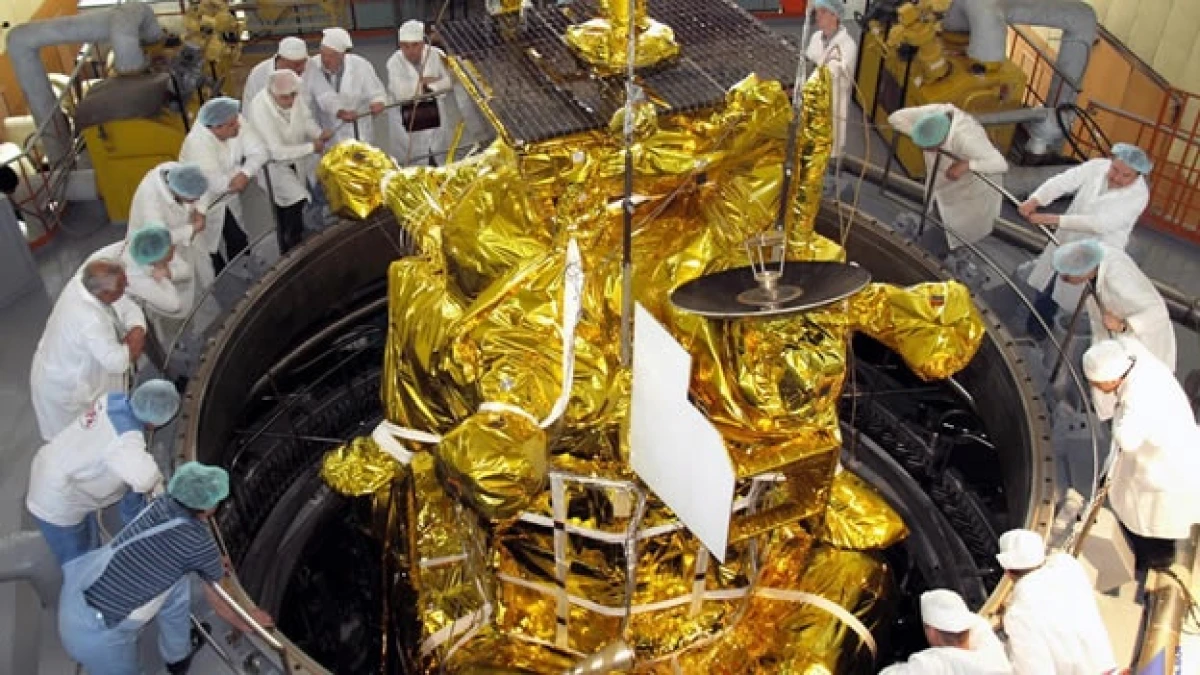 cientificos rusos en torno a la sonda Phobos-Grunt