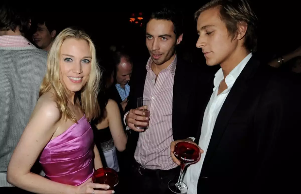 Aquí en la fiesta de lanzamiento del TatlerÂ´s Little Black Book en 2008.