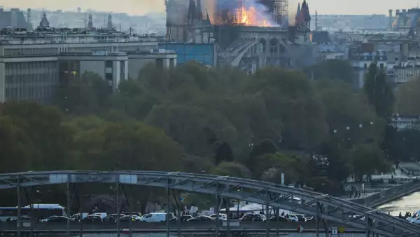 Incendio Notre Dame-7