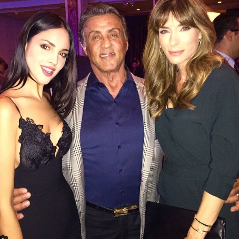 La actriz posó junto a Silvester Stallone y su eposa.