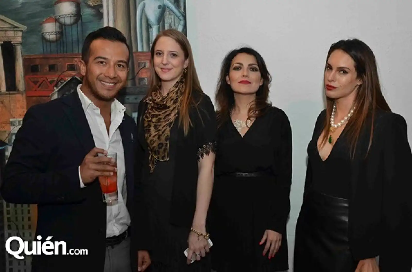 Beto Mendoza,Lise Morlet,Válerie Anaya y Muriel Elbright