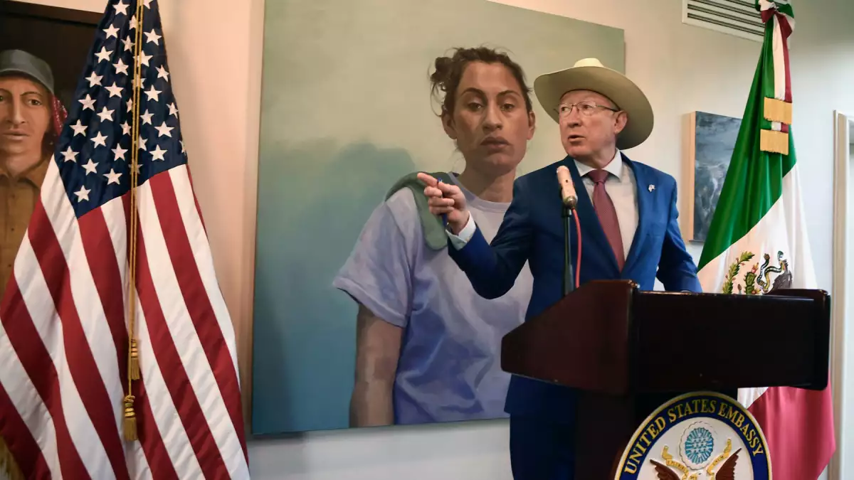 ken-salazar-conferencia.jpg