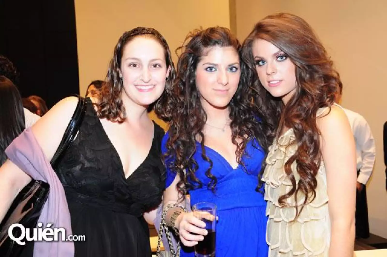 Andrea Martínez,Michelle Sandler,Yael Sandler