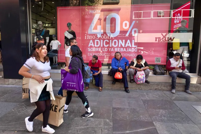 Consumidores aprovechan descuentos por Buen Fin