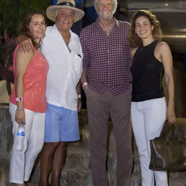 Mariaelena Rivera,Sergio Peralta,Joe Slim y Constanza