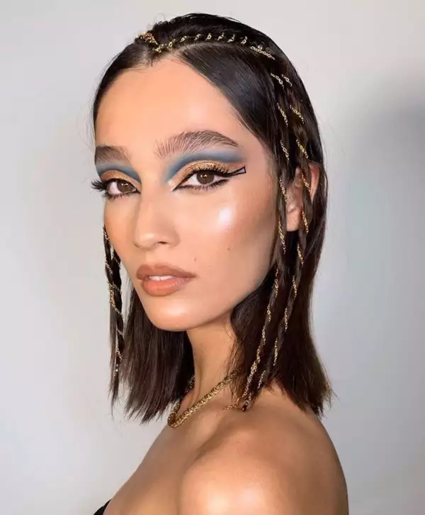 Cleopatra makeup