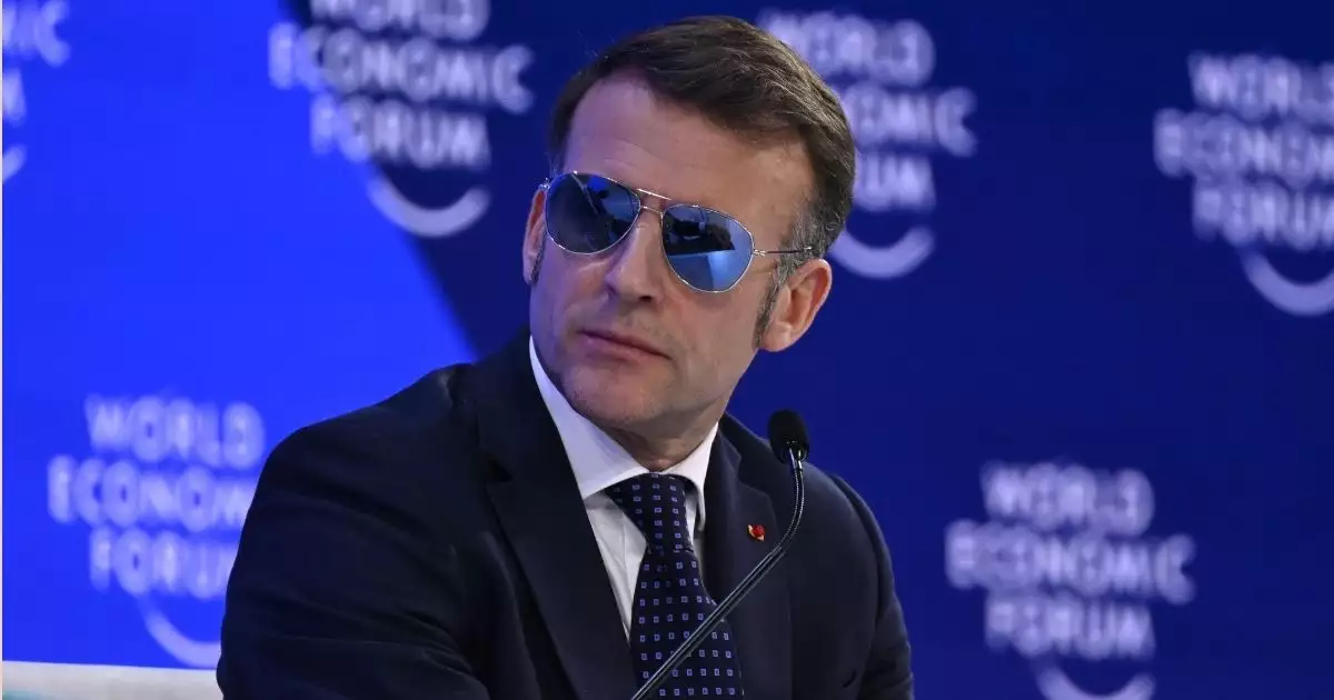 emmanuel-macron-lentes-oscuros.jpg