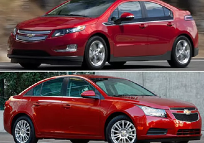 Chevrolet Volt (arriba) y el Cruze Eco (abajo) (Foto: CNNMoney)