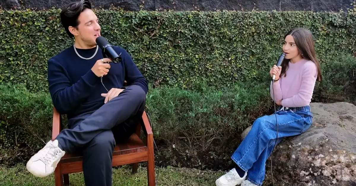 Vadhir-Derbez-Aitana-Derbez-cantando