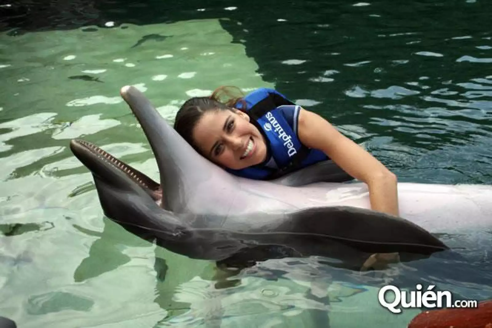 Ana Claudia Talancón rostro Delphinus