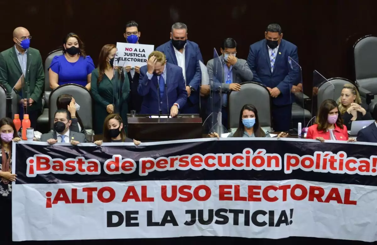 Desafuero de Cabeza