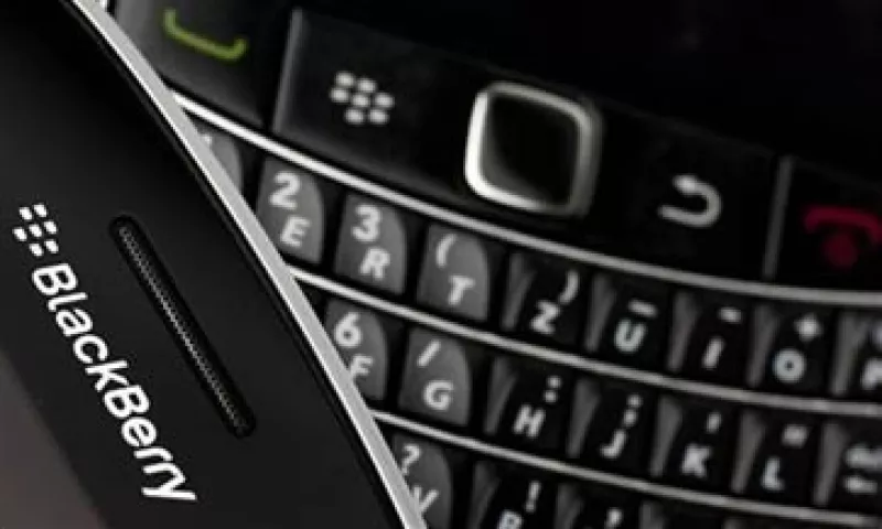 Tras la decisión, las apps para BlackBerry ya no bajarán noticias. (Foto: Reuters)