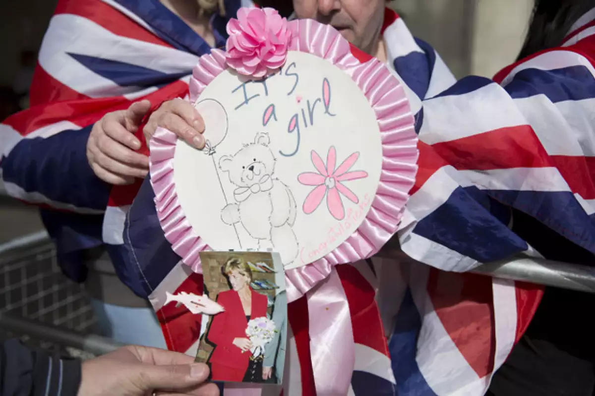 En Inglaterra, el público se inclina en las votaciones a que el segundo bebé de Kate y William será niña, y el nombre preferido es Alice.