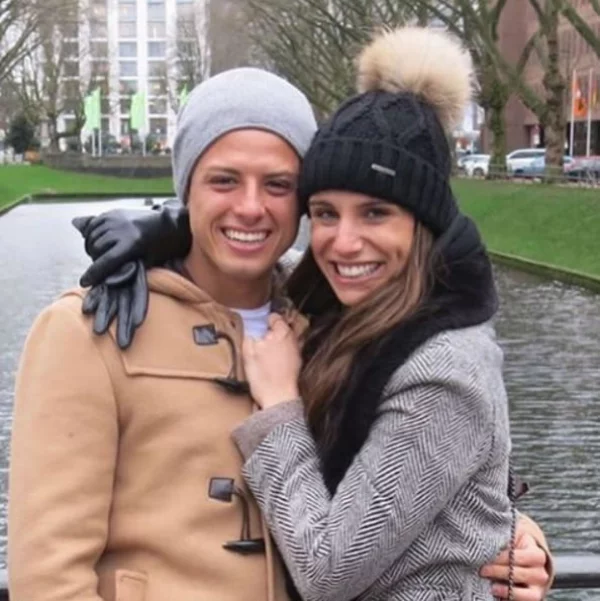 Igual de enamorados que siempre, el Chicharito y Lucía Villalón nos encantaron con sus fotografías.