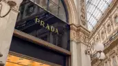 Prada compra Versace y refuerza el lujo ‘made in Italy’ con esta alianza