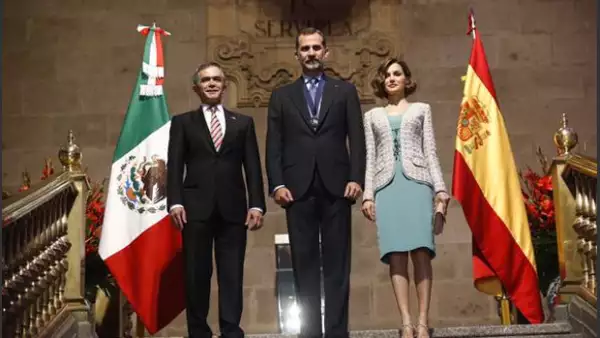 Mancera, jefe de Gobierno del DF, recibió al rey de España y a su esposa, Letizia, en el Antigüo Palacio del Ayuntamiento. Aquí el discurso de Felipe de España al ser nombrados huéspedes distinguidos.