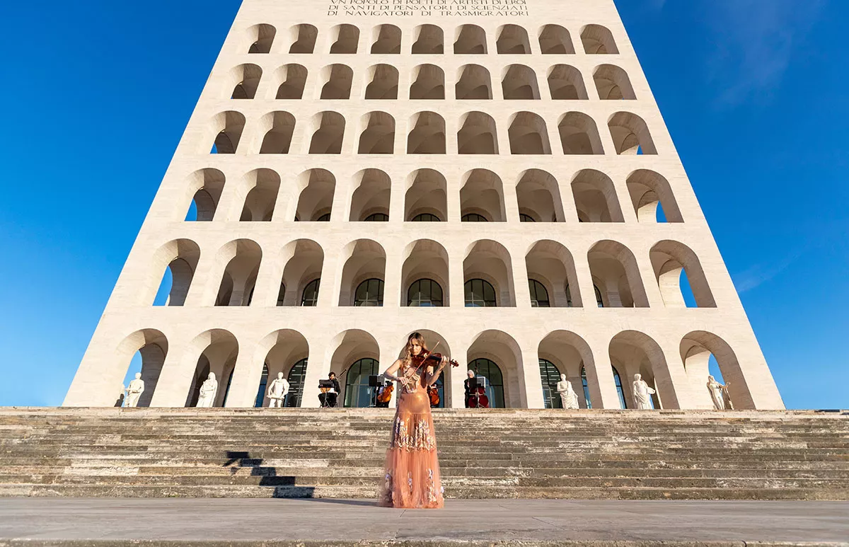 fendi-musica-violin-renaissance