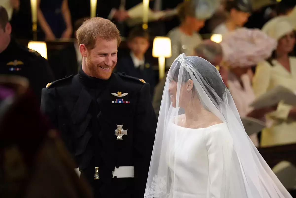 Cómo acertar con el tocado si Harry y Meghan te invitasen a su boda?