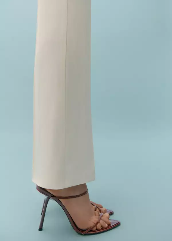 La colección de Victoria Beckham x Mango ya está disponible en México