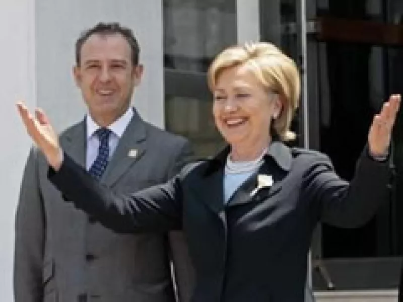 Hillary Clinton realiza una visita oficial de dos días en México. (Foto: Reuters)