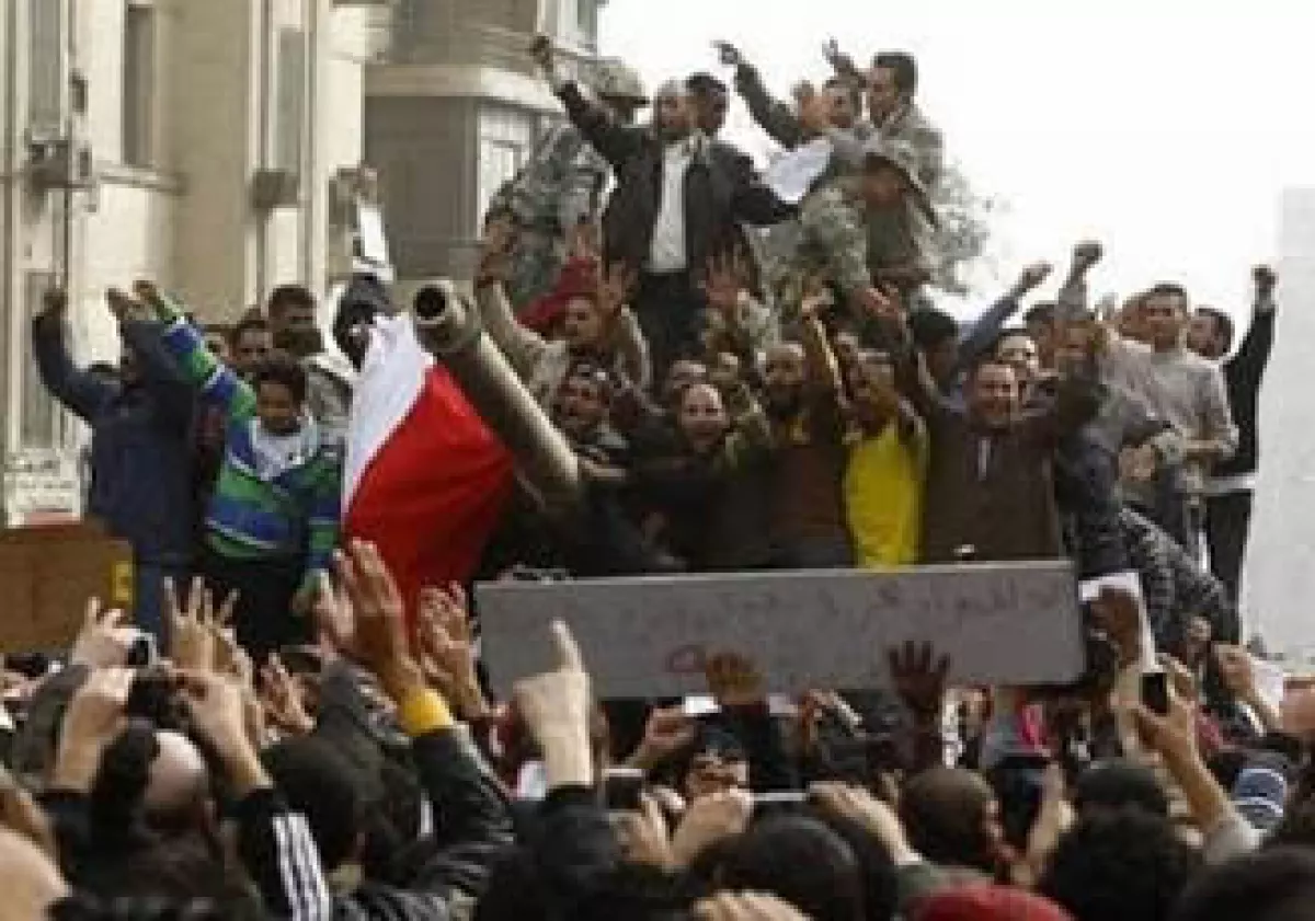Los egipcios piden la renuncia del presidente Hosni Mubarak, tras 30 años en el poder. (Foto: Reuters)