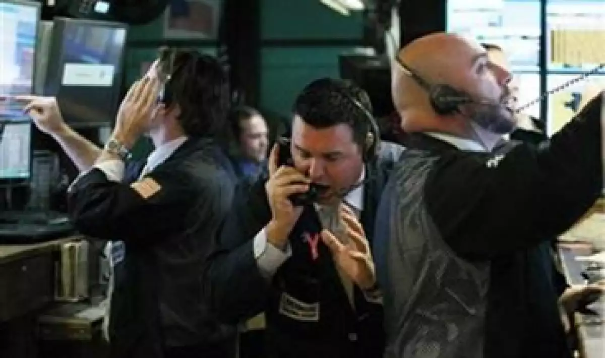 Los papeles de los bancos fueron las que más perdieron terreno en la jornada, arrastradas por los temores a la crisis de deuda soberana en la zona euro. (Foto: Reuters)